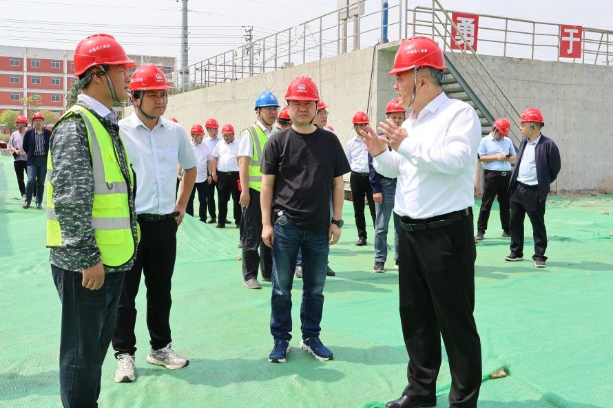 泰州市金東城市建設投資集團黨委書記、董事長陳祥到姜堰項目檢查指導工作.jpg